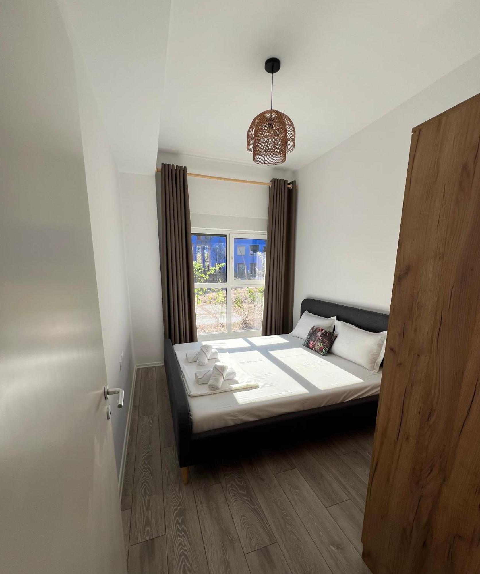 Sunflower Apartment Tirana Exterior foto